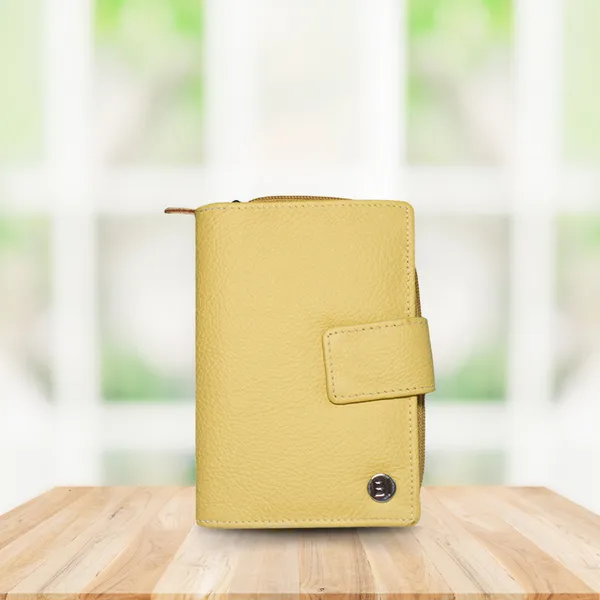 Matilda Women’s leather wallet Yellow - BIWW121
